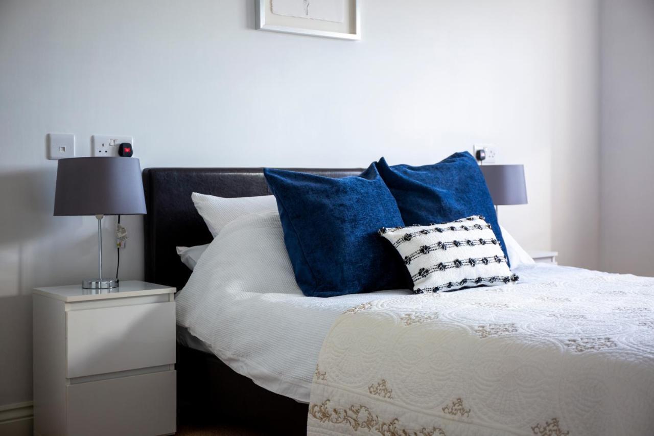 Superb Apartment In Stratford Upon Avon With Free Parking & Wi-Fi Luaran gambar